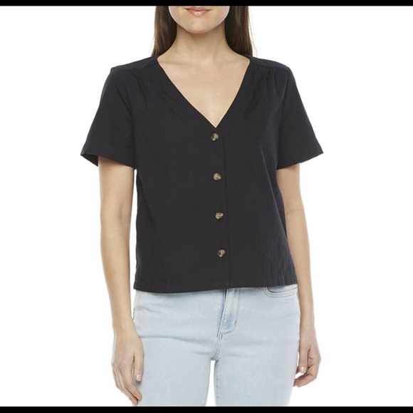 Women’s Short Sleeve Button Down Shirt - Picture 1 of 3